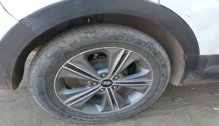 2018 Hyundai Creta SX PLUS 1.6 DIESEL, Diesel, Manual, 2,22,224 km, tyre