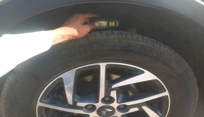 2022 Mahindra XUV300 W8 (O) 1.5 DIESEL, Diesel, Manual, 77,524 km, tyre