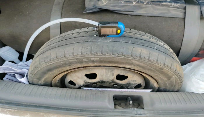 2012 Hyundai Santro Xing GLS, Petrol, Manual, 1,58,224 km, tyre