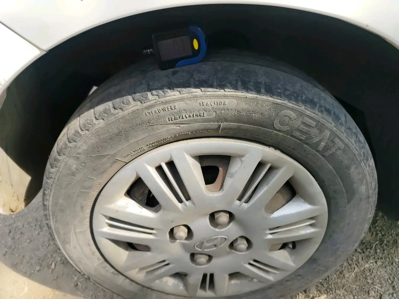 2012 Hyundai Santro Xing GLS, CNG, Manual, 1,58,224 km, tyre