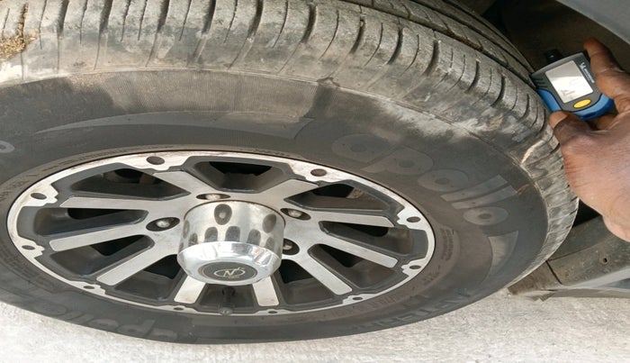 2018 Tata Hexa XE 4X2 7 STR, Diesel, Manual, 1,58,461 km, tyre