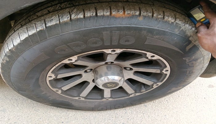 2018 Tata Hexa XE 4X2 7 STR, Diesel, Manual, 1,58,461 km, tyre