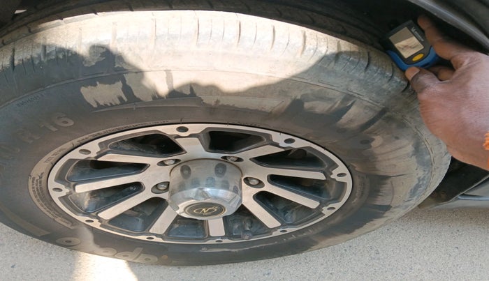 2018 Tata Hexa XE 4X2 7 STR, Diesel, Manual, 1,58,461 km, tyre