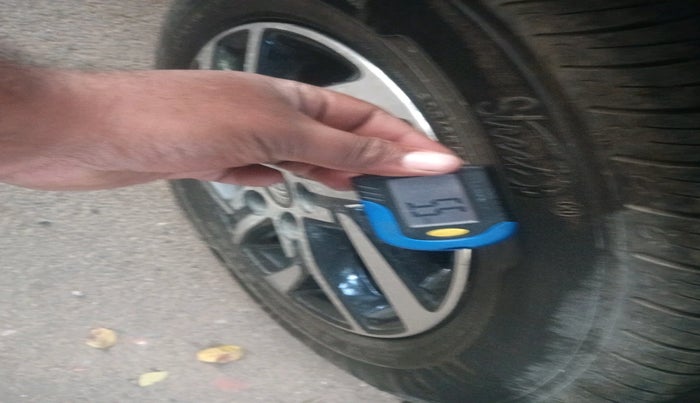 2022 Mahindra XUV300 W8 (O) 1.2 PETROL, Petrol, Manual, 9,992 km, tyre