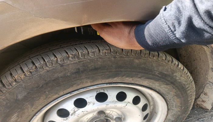 2018 Maruti Dzire VDI, Diesel, Manual, 82,047 km, tyre