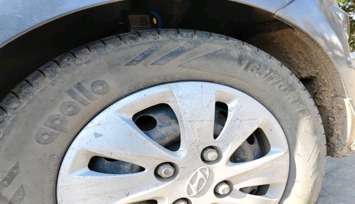 2012 Hyundai i10 MAGNA 1.2, Petrol, Manual, 1,04,916 km, tyre