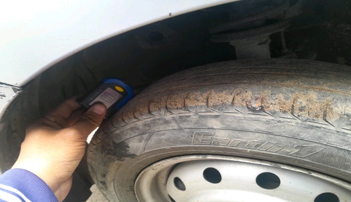 2015 Maruti Wagon R 1.0 LXI CNG, Petrol, Manual, 1,06,832 km, tyre