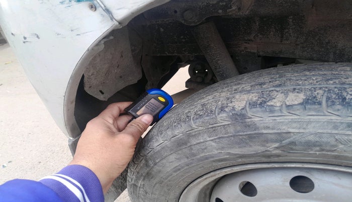 2015 Maruti Wagon R 1.0 LXI CNG, Petrol, Manual, 1,06,832 km, tyre