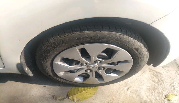 2018 Hyundai Xcent E+, Petrol, Manual, 24,227 km, tyre