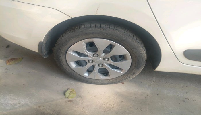 2018 Hyundai Xcent E+, Petrol, Manual, 24,227 km, tyre