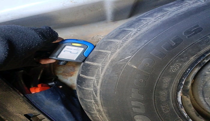 2011 Maruti Swift Dzire VXI, Petrol, Manual, 72,740 km, tyre