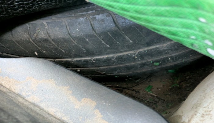 2016 Maruti Swift Dzire LXI, Petrol, Manual, 86,825 km, tyre