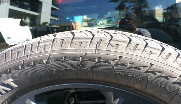 2023 Mahindra Thar LX P 2WD AT HT, Petrol, Automatic, 23,932 km, tyre