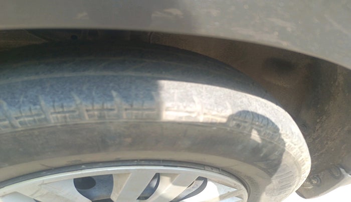 2018 Maruti Dzire VDI, Diesel, Manual, 1,29,002 km, tyre