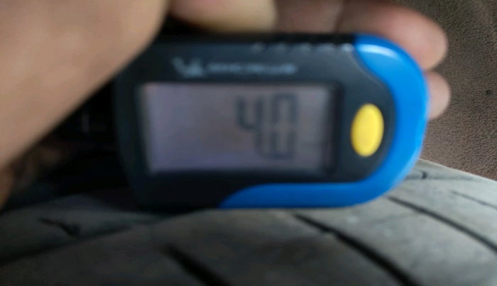 2011 Ford Figo TITANIUM 1.4 DIESEL, Diesel, Manual, 1,18,732 km, tyre