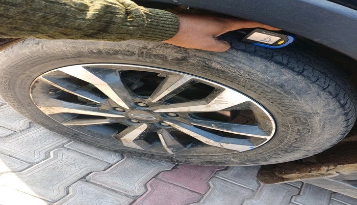 2019 Mahindra XUV300 W8 (O) 1.5 DIESEL, Diesel, Manual, 85,339 km, tyre