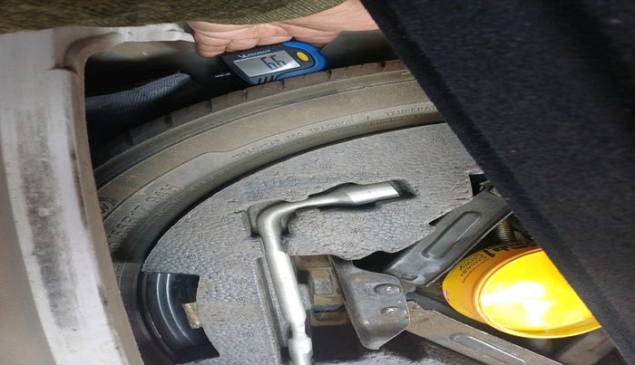 2019 Mahindra XUV300 W8 (O) 1.5 DIESEL, Diesel, Manual, 85,339 km, tyre