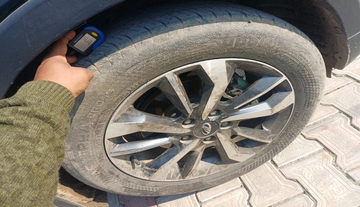 2019 Mahindra XUV300 W8 (O) 1.5 DIESEL, Diesel, Manual, 85,339 km, tyre