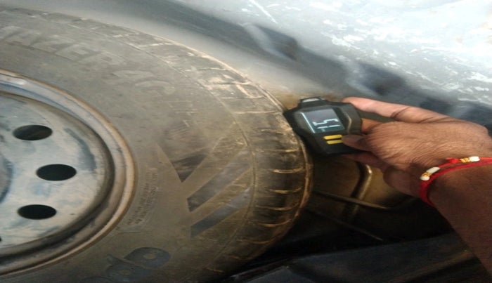 2021 Maruti Dzire VXI, Petrol, Manual, 1,35,071 km, tyre