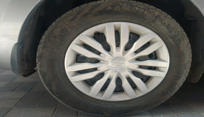 2021 Maruti Dzire VXI, Petrol, Manual, 1,35,071 km, tyre