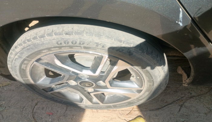 2020 Tata Tiago XZ PLUS PETROL, Petrol, Manual, 50,841 km, tyre