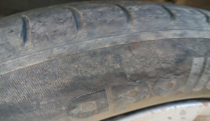 2018 Hyundai Xcent S 1.2, Petrol, Manual, 1,09,723 km, tyre