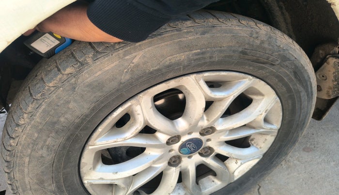 2017 Ford Ecosport TITANIUM 1.5L DIESEL, Diesel, Manual, 1,41,391 km, tyre