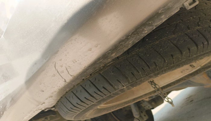 2017 Toyota Innova Crysta 2.4 VX 7 STR, Diesel, Manual, 1,49,207 km, tyre