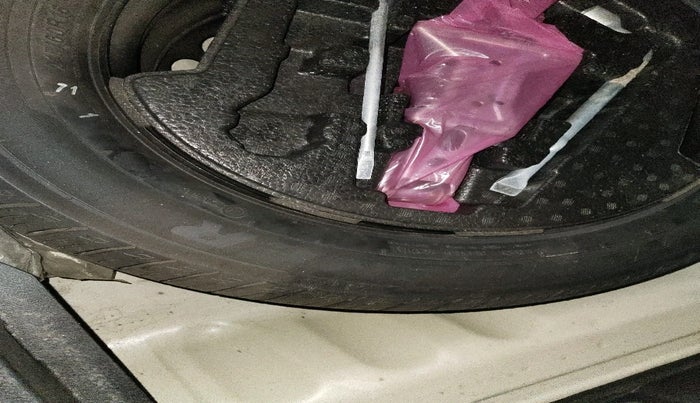 2019 Maruti Vitara Brezza ZDI, Diesel, Manual, 73,095 km, tyre