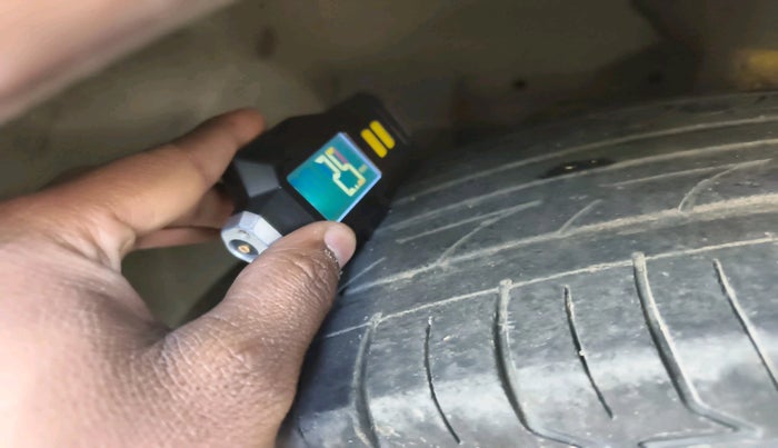 2019 Ford Ecosport TITANIUM 1.5L DIESEL, Diesel, Manual, 1,43,457 km, tyre