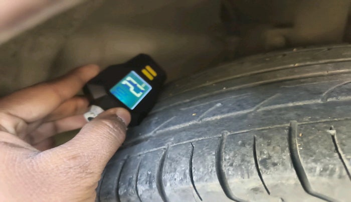 2019 Ford Ecosport TITANIUM 1.5L DIESEL, Diesel, Manual, 1,43,457 km, tyre