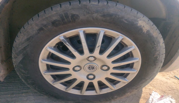 2011 Maruti Swift Dzire VDI, Diesel, Manual, 1,80,781 km, tyre