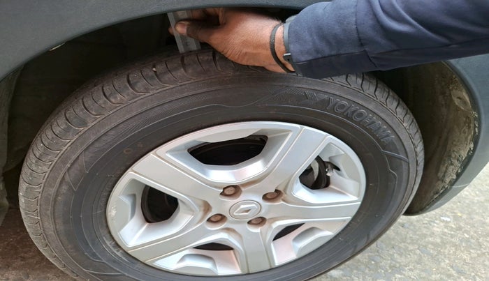 2019 Renault TRIBER RXZ, Petrol, Manual, 33,211 km, tyre