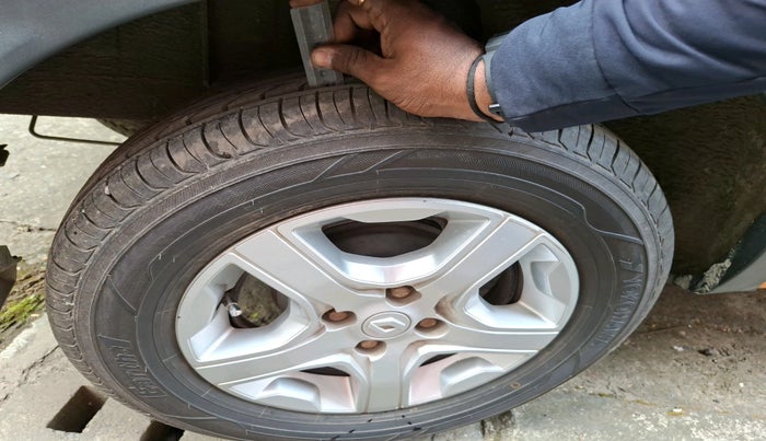 2019 Renault TRIBER RXZ, Petrol, Manual, 33,211 km, tyre