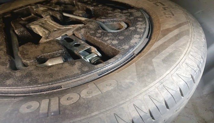 2017 Maruti Vitara Brezza ZDI, Diesel, Manual, 50,793 km, tyre