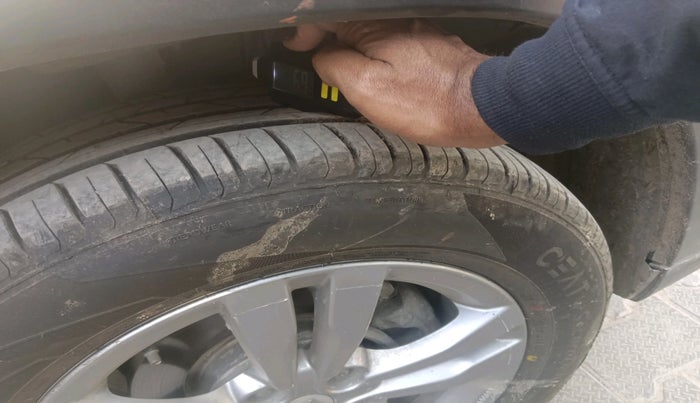 2017 Maruti Vitara Brezza ZDI, Diesel, Manual, 50,793 km, tyre