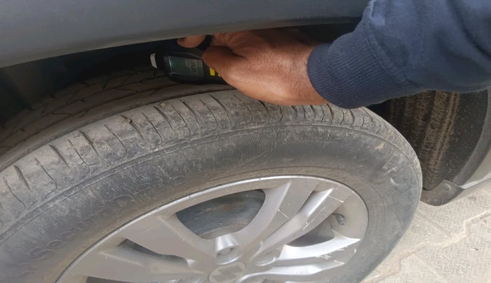 2017 Maruti Vitara Brezza ZDI, Diesel, Manual, 50,793 km, tyre