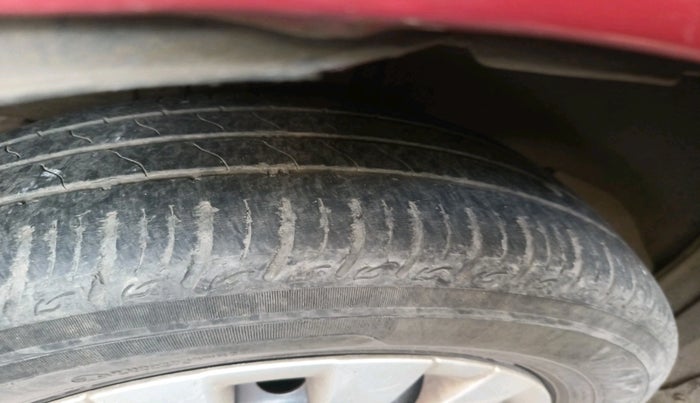 2016 Toyota Etios Liva G, Petrol, Manual, 57,076 km, tyre