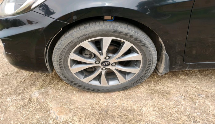 2013 Hyundai Verna FLUIDIC 1.6 CRDI SX, Diesel, Manual, 1,08,036 km, tyre