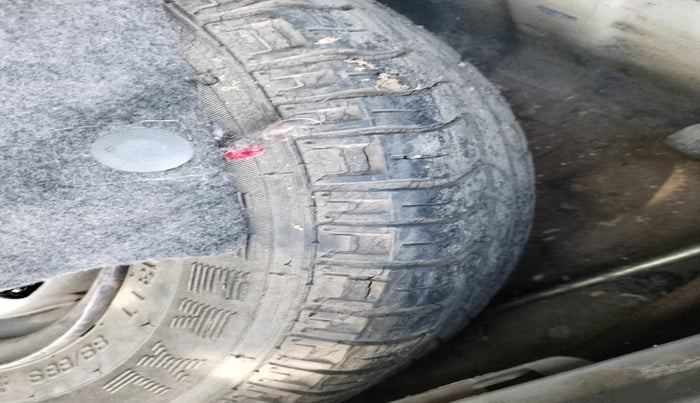 2011 Maruti Alto K10 LXI, Petrol, Manual, 36,729 km, tyre