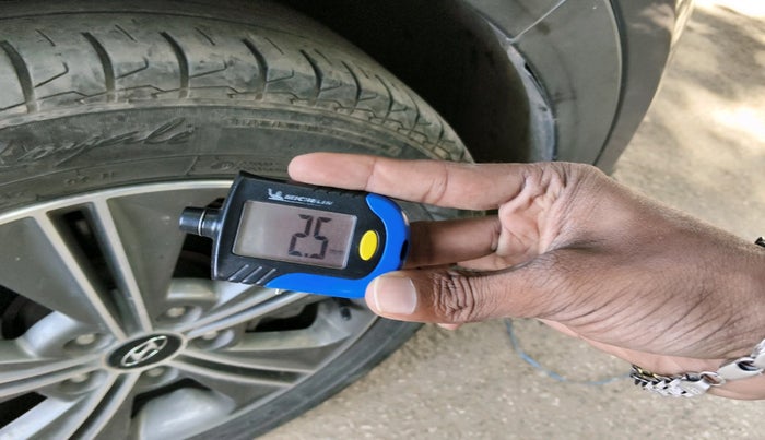 2017 Hyundai Creta SX (O) 1.6 DIESEL, Diesel, Manual, 97,197 km, tyre