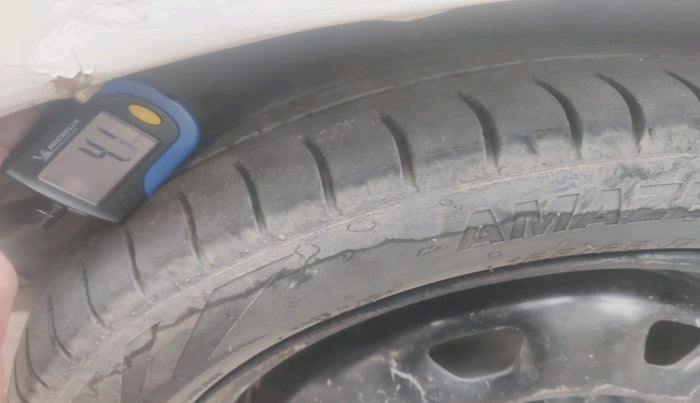 2011 Maruti Alto K10 LXI, Petrol, Manual, 1,19,555 km, tyre