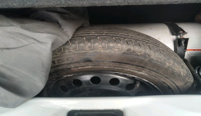 2024 Maruti Celerio VXI CNG, Petrol, Manual, 16,449 km, tyre