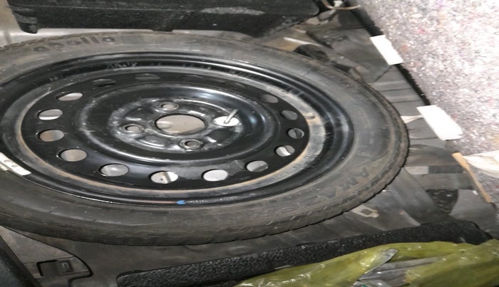 2016 Maruti Wagon R 1.0 VXI, Petrol, Manual, 50,385 km, tyre