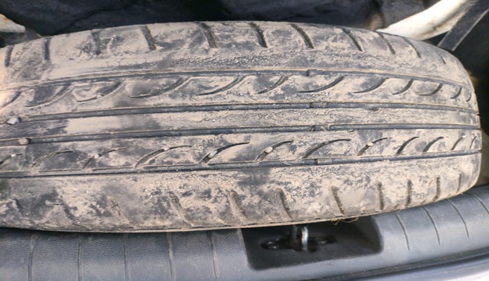 2015 Hyundai Xcent S 1.2, Petrol, Manual, 1,06,441 km, tyre