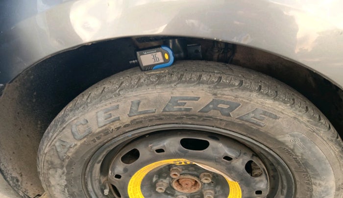 2013 Volkswagen Polo HIGHLINE DIESEL, Diesel, Manual, 1,06,499 km, tyre