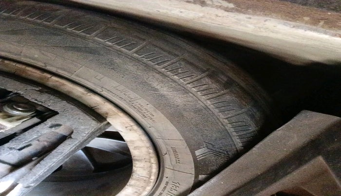 2013 Volkswagen Polo HIGHLINE DIESEL, Diesel, Manual, 1,06,499 km, tyre