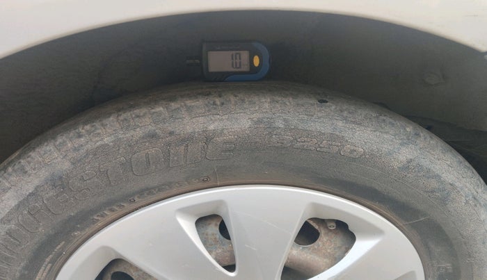 2012 Hyundai i10 MAGNA 1.2, Petrol, Manual, 42,044 km, tyre