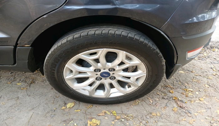 2013 Ford Ecosport TITANIUM 1.5L DIESEL, Diesel, Manual, 3,95,656 km, tyre