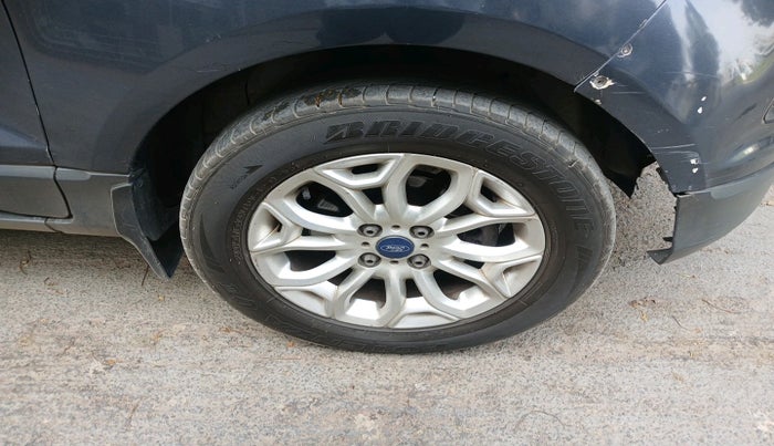 2013 Ford Ecosport TITANIUM 1.5L DIESEL, Diesel, Manual, 3,95,656 km, tyre